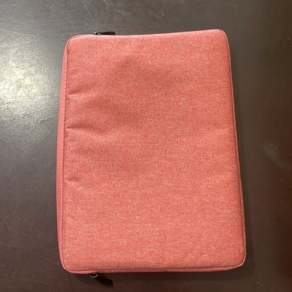 MacBook New Air 13” shell with red soft case - Picture 5 of 7